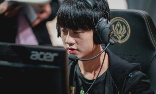 Natus Vincere 在2025年StarLadder布达佩斯 Major 第二阶段的首轮中击败了FlyQuest